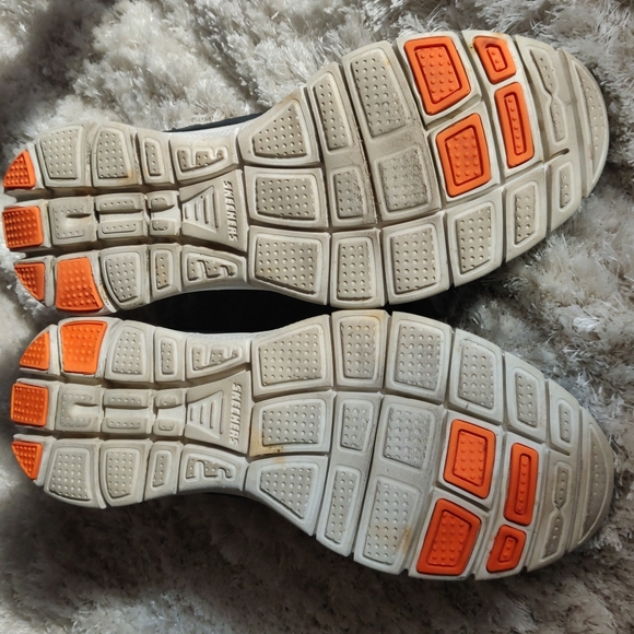 EUC Men's Sketchers Lightweight tennis shoes - Picture 3 of 6